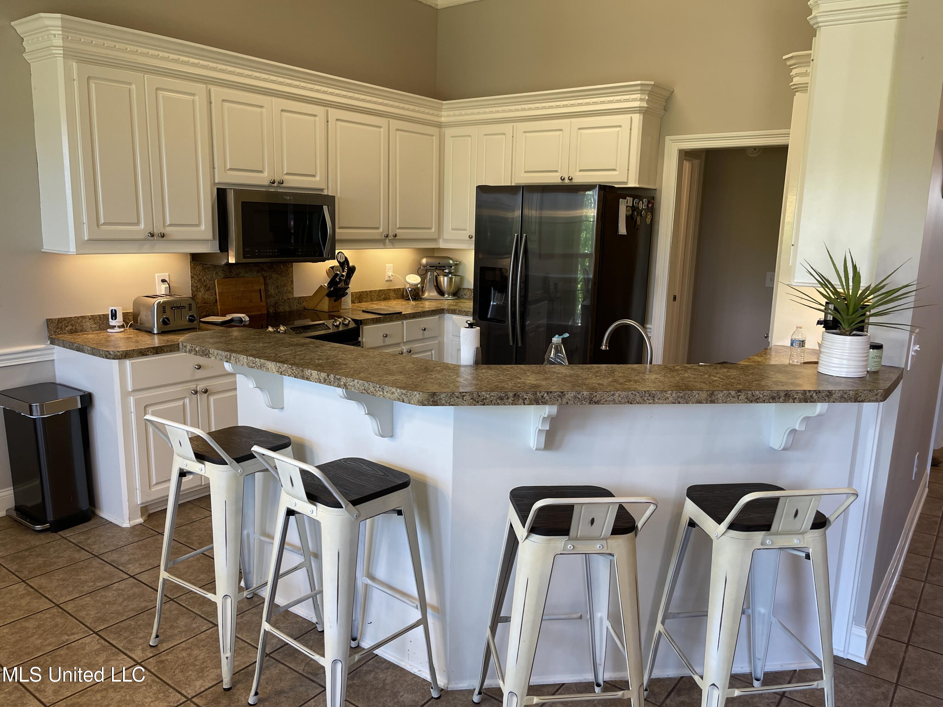 358 Kings Ridge Circle Brandon, MS 39047 - Photo 14 of 35 49552AED-12EC-4666-A699-EFFA90726FEF