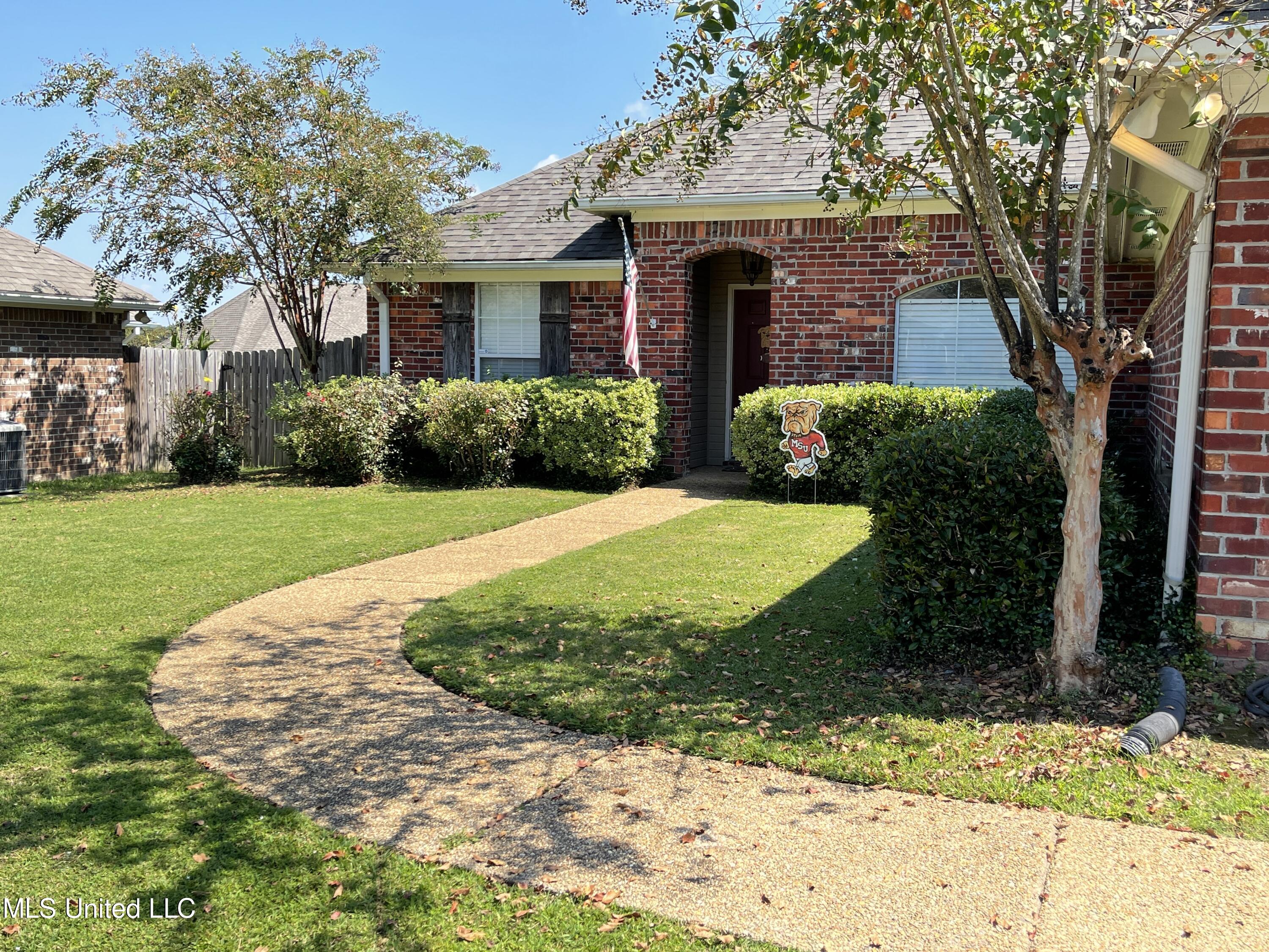 358 Kings Ridge Circle Brandon, MS 39047 - Photo 2 of 35 79F02B5A-C7AA-4E56-9A17-82650DC5A308