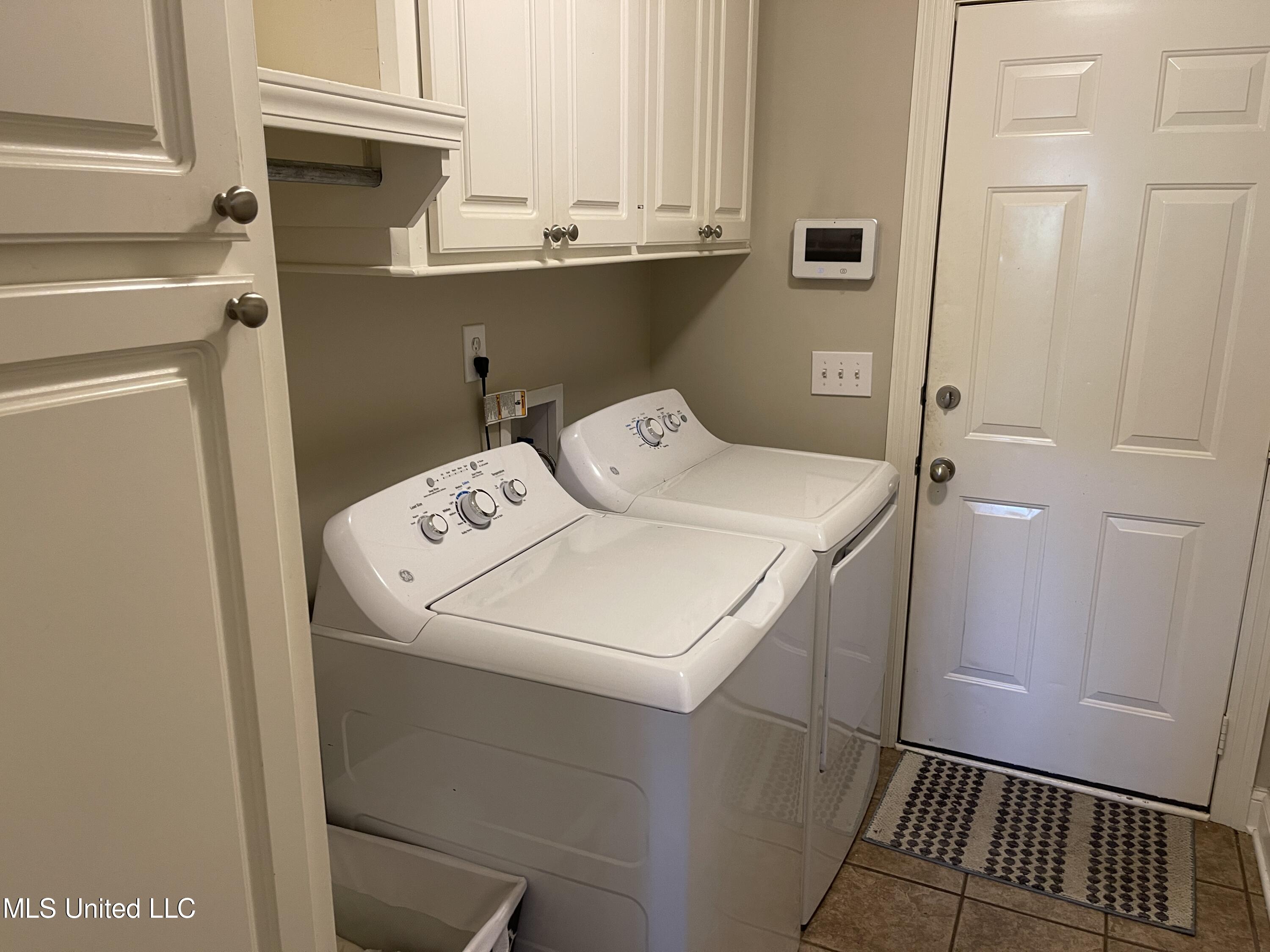 358 Kings Ridge Circle Brandon, MS 39047 - Photo 31 of 35 A8CC1EA0-B7A8-4438-ABE7-51134F38F72C