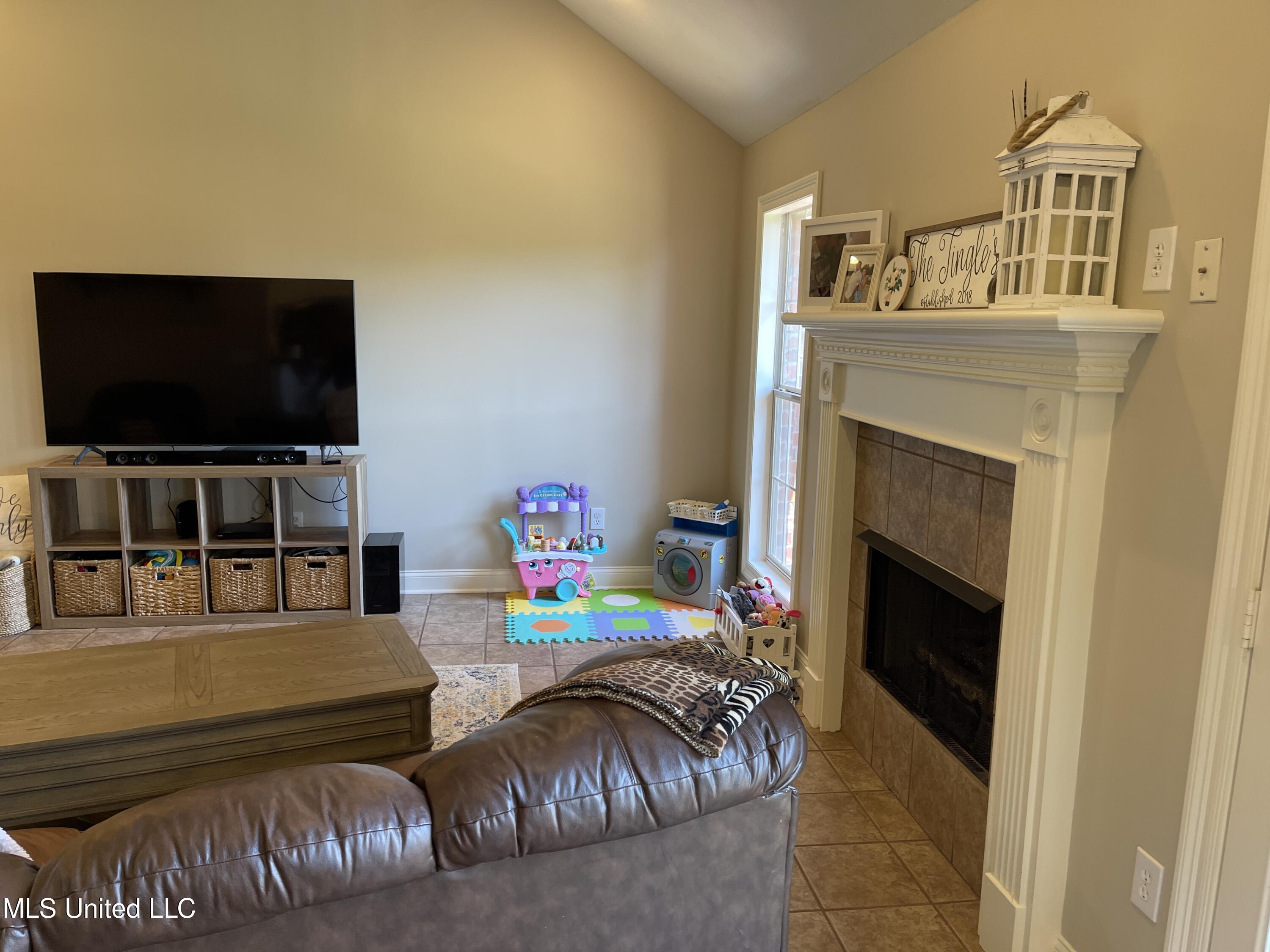 358 Kings Ridge Circle Brandon, MS 39047 - Photo 10 of 35 28F326D0-9F7D-431A-A467-CE49C87A9F01