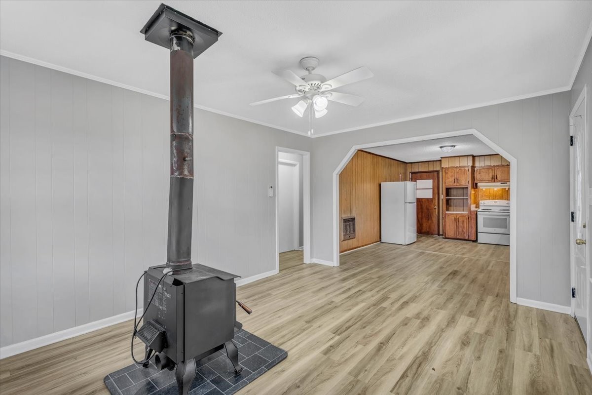 390 Junus Jackson Hollow Road Minor Hill, TN 38473 - Photo 12 of 38 a view of a room with wooden floor