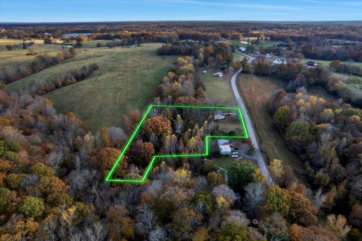390 Junus Jackson Hollow Road Minor Hill, TN 38473 - Photo 38 of 38 a view of a city