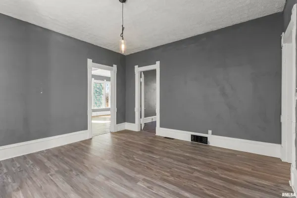 $75,000 | 2117 West Starr Street, Peoria, IL 61605