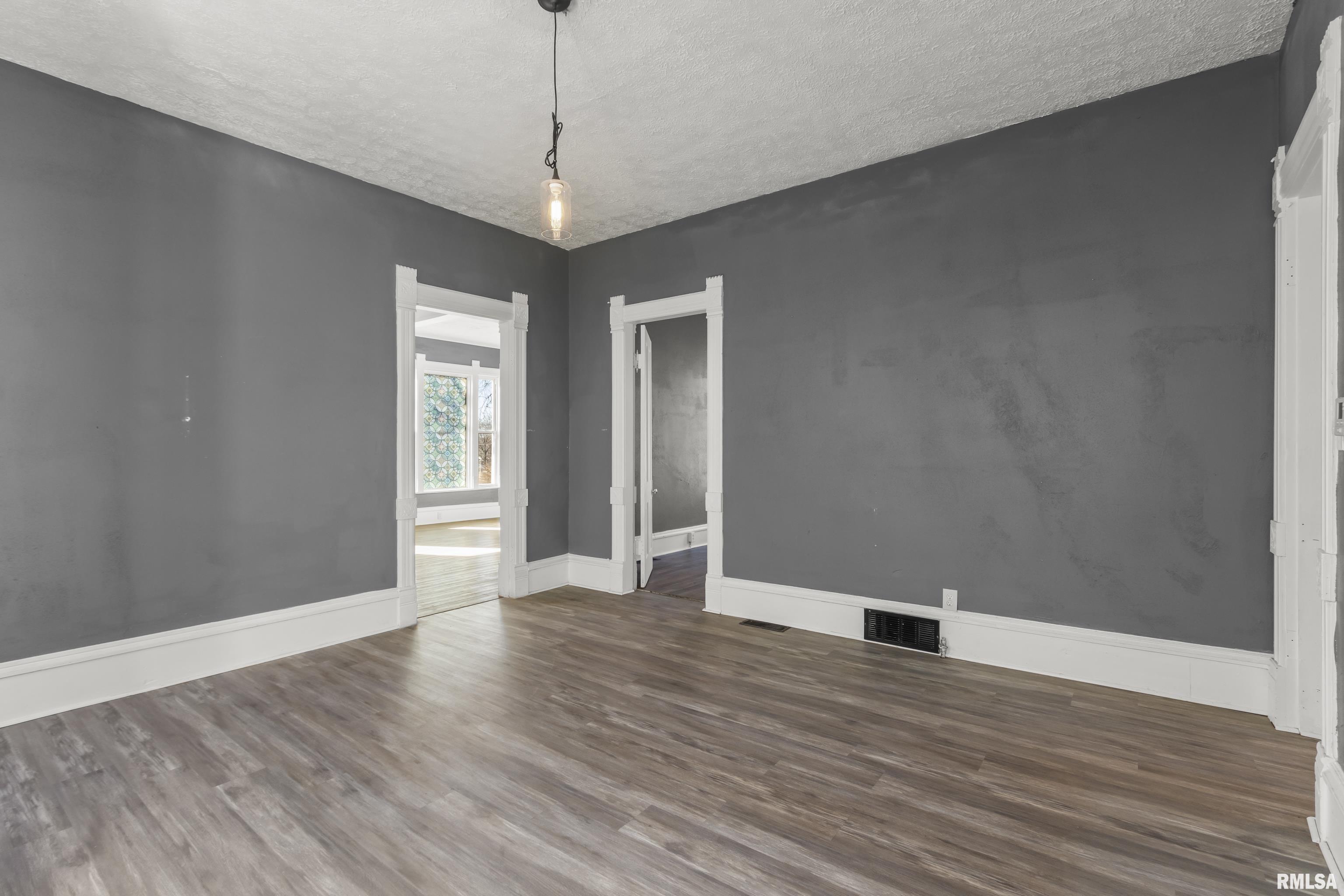 2117 West Starr Street Peoria, IL 61605 - Photo 8 of 36