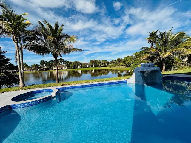 $2,285,000 | 13785 Southwest 40th Street, Davie, FL 33330