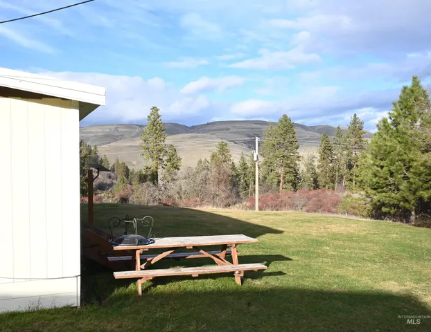 $370,000 | 32288 Amos Bench Road, Lenore, ID 83541