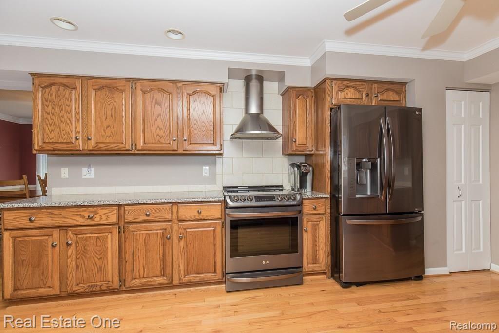 1352 Chestnut Lane Rochester Hills, MI 48309 - Photo 12 of 35