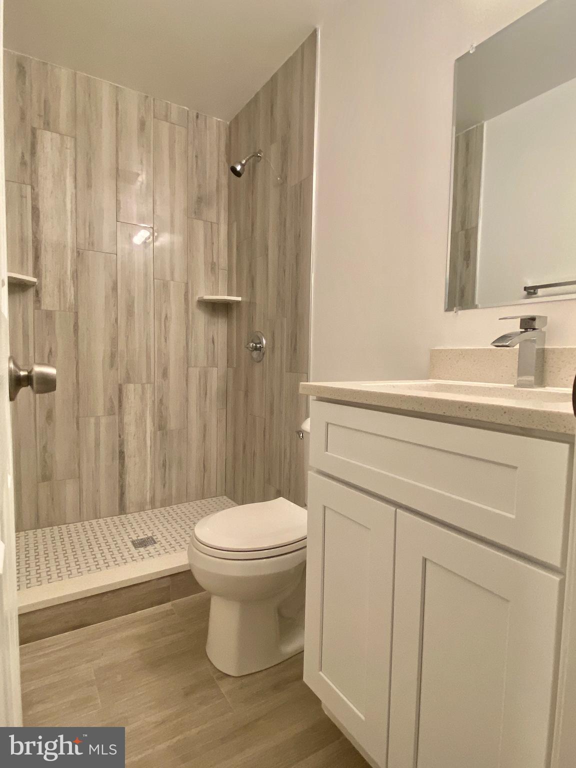 4706 Topping Road Rockville, MD 20852 - Photo 17 of 25 Main Level hall bath