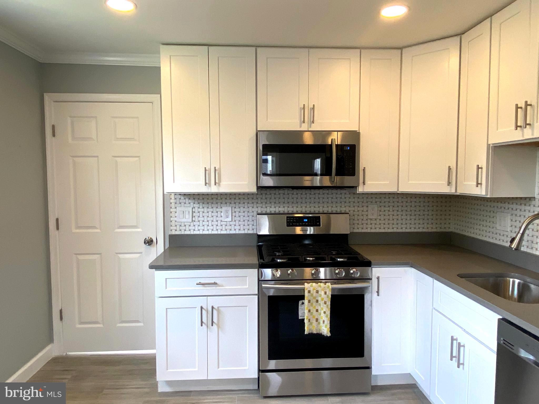 4706 Topping Road Rockville, MD 20852 - Photo 6 of 25 Stainless steel appliances