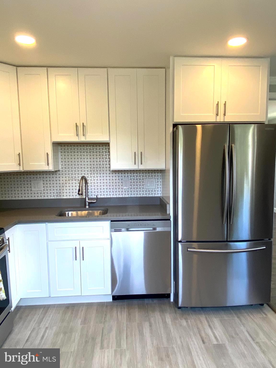 4706 Topping Road Rockville, MD 20852 - Photo 7 of 25 Stainless steel appliances