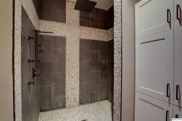 $520,000 | 9608 Highway 168, Hannibal, MO 63401