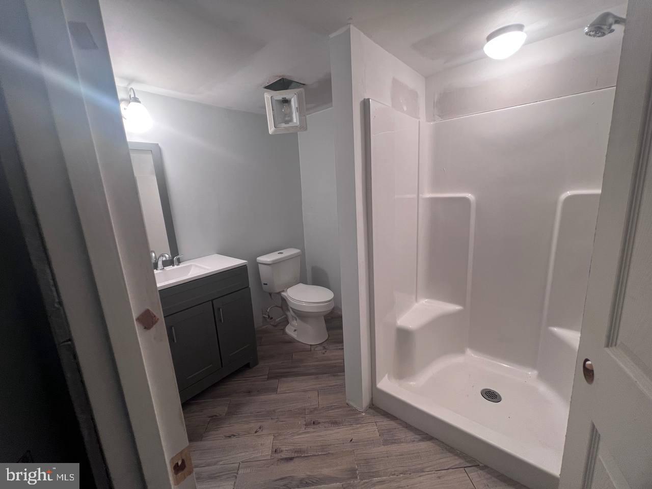 9613 Kendrick Road North Chesterfield, VA 23236 - Photo 21 of 66 Modern bathroom with sleek design.