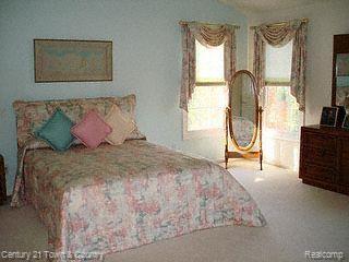 4932 Lexington Court Rochester, MI 48306 - Photo 18 of 25 Master Bedroom w/Vaulted Ceiling