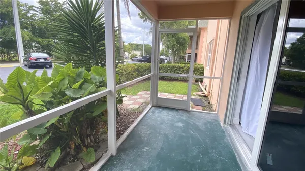 $2,000 | 770 Southeast 2nd Avenue, Unit F101, Deerfield Beach, FL 33441