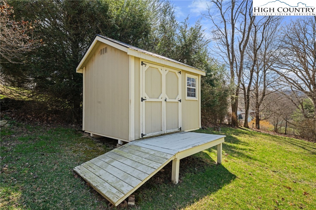 304 Glendale Drive Boone, NC 28607 - Photo 13 of 50