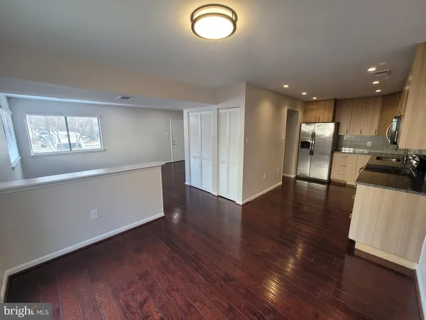 $2,950 | 5674 Oak Tanager Court, Burke, VA 22015