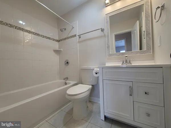 $2,950 | 5674 Oak Tanager Court, Burke, VA 22015