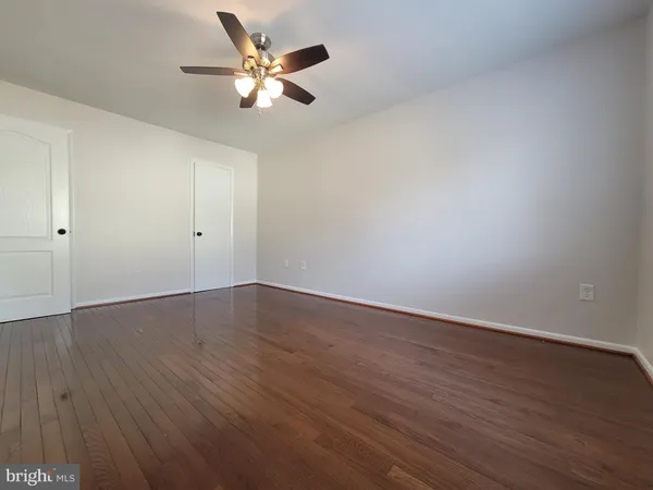 $2,950 | 5674 Oak Tanager Court, Burke, VA 22015