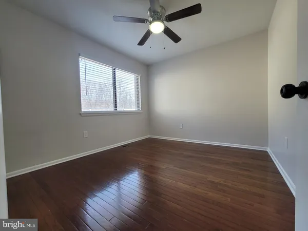 $2,950 | 5674 Oak Tanager Court, Burke, VA 22015