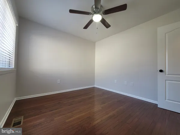 $2,950 | 5674 Oak Tanager Court, Burke, VA 22015