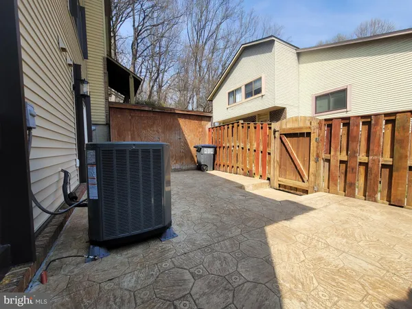 $2,950 | 5674 Oak Tanager Court, Burke, VA 22015