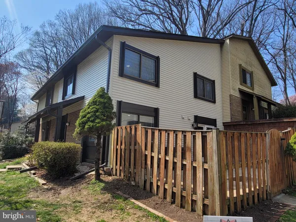 $2,950 | 5674 Oak Tanager Court, Burke, VA 22015