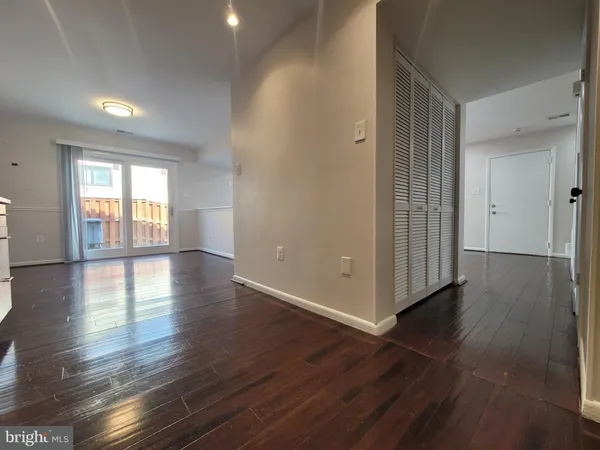 $2,950 | 5674 Oak Tanager Court, Burke, VA 22015