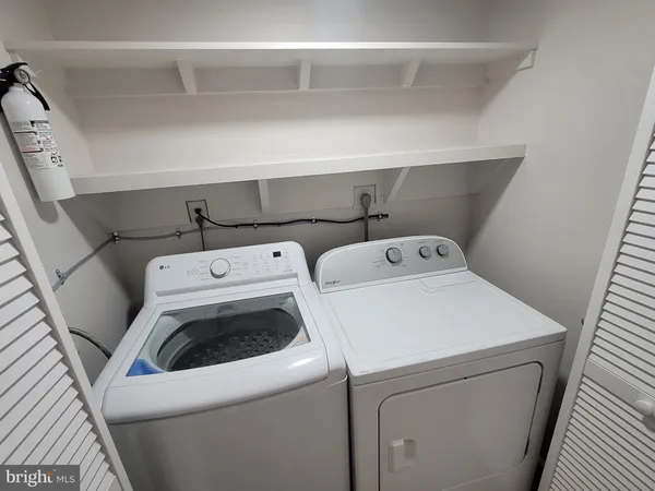 $2,950 | 5674 Oak Tanager Court, Burke, VA 22015