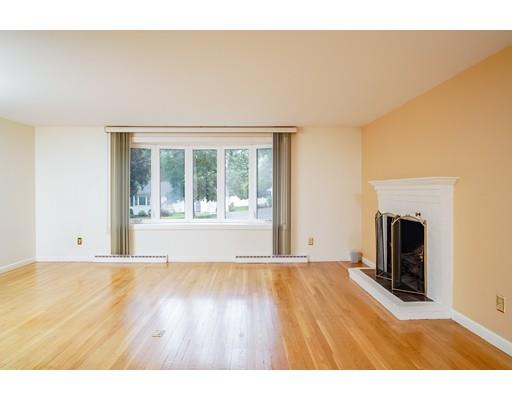23 Doris Road Braintree, MA 02184 - Photo 4 of 22 Gallery Image 4
