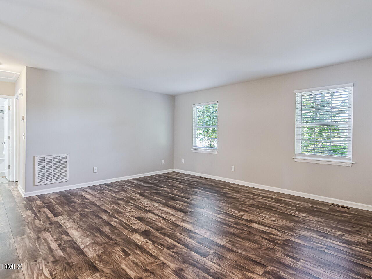 624 Oleander Road Raleigh, NC 27603 - Photo 8 of 27 009-1280x960-living-room