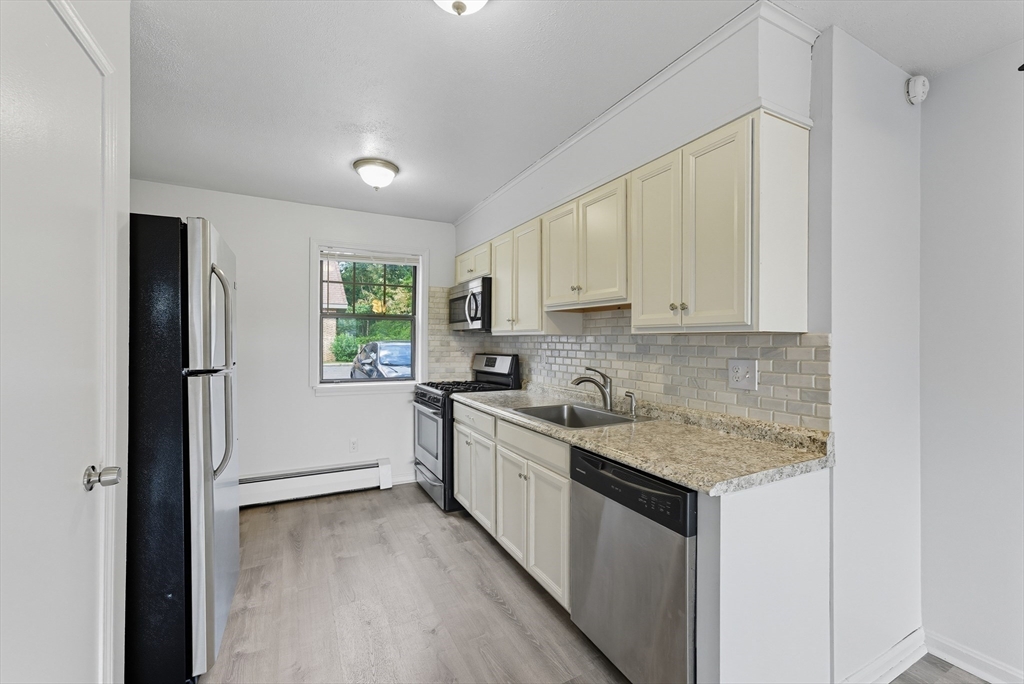 549 Russell Road, Unit 6B Westfield, MA 01085 - Photo 6 of 40 Gallery Image 6