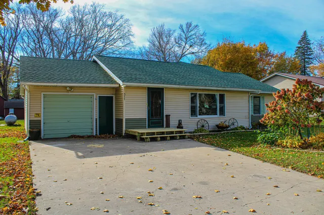 $169,900 | 311 Carolina Avenue, Hoffman, MN 56339