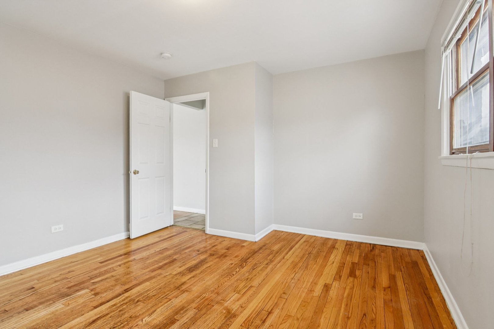270 Madison Avenue Calumet City, IL 60409 - Photo 18 of 34 a view of empty room