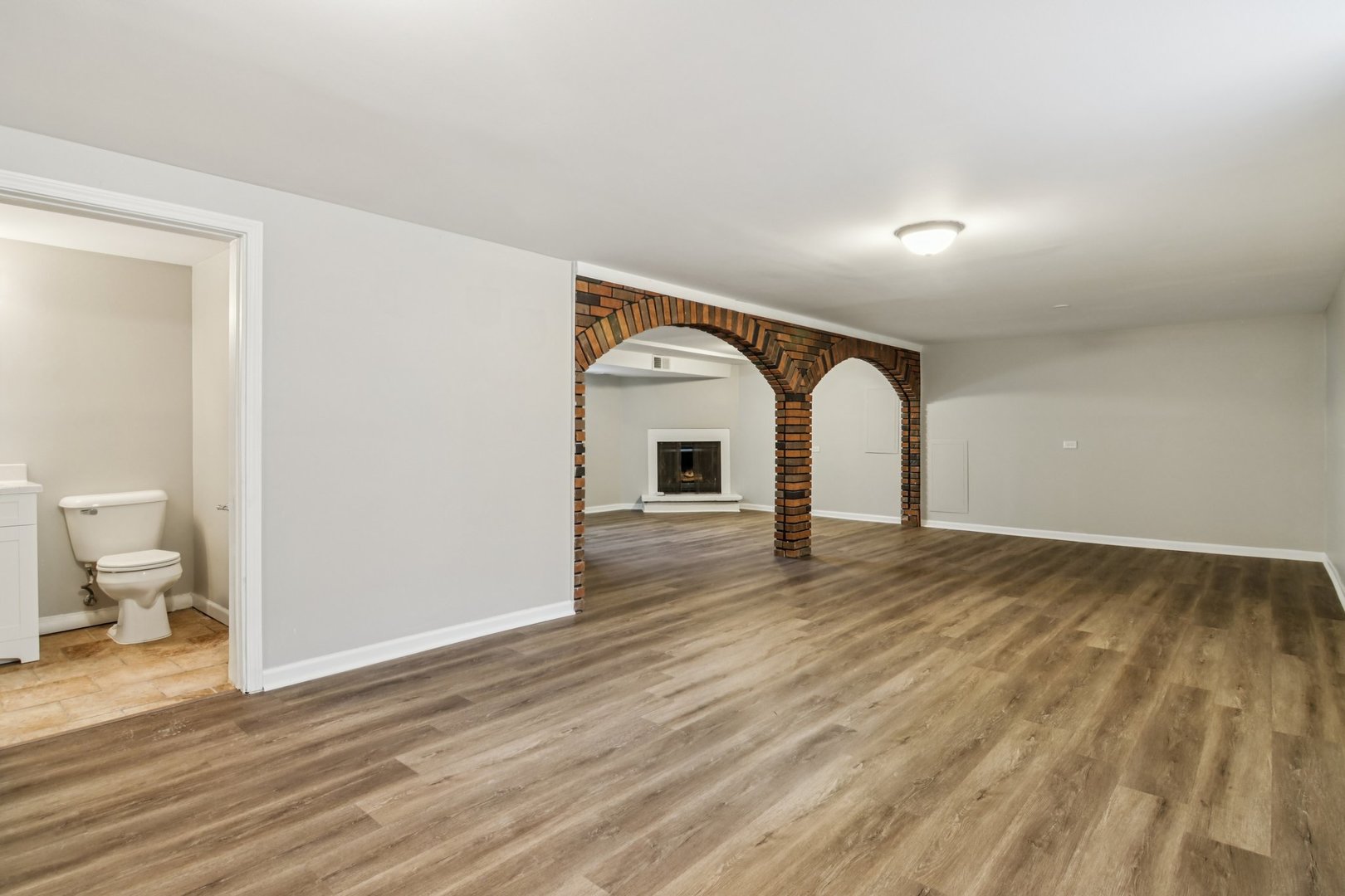 270 Madison Avenue Calumet City, IL 60409 - Photo 28 of 34 a view of empty room with wooden floor