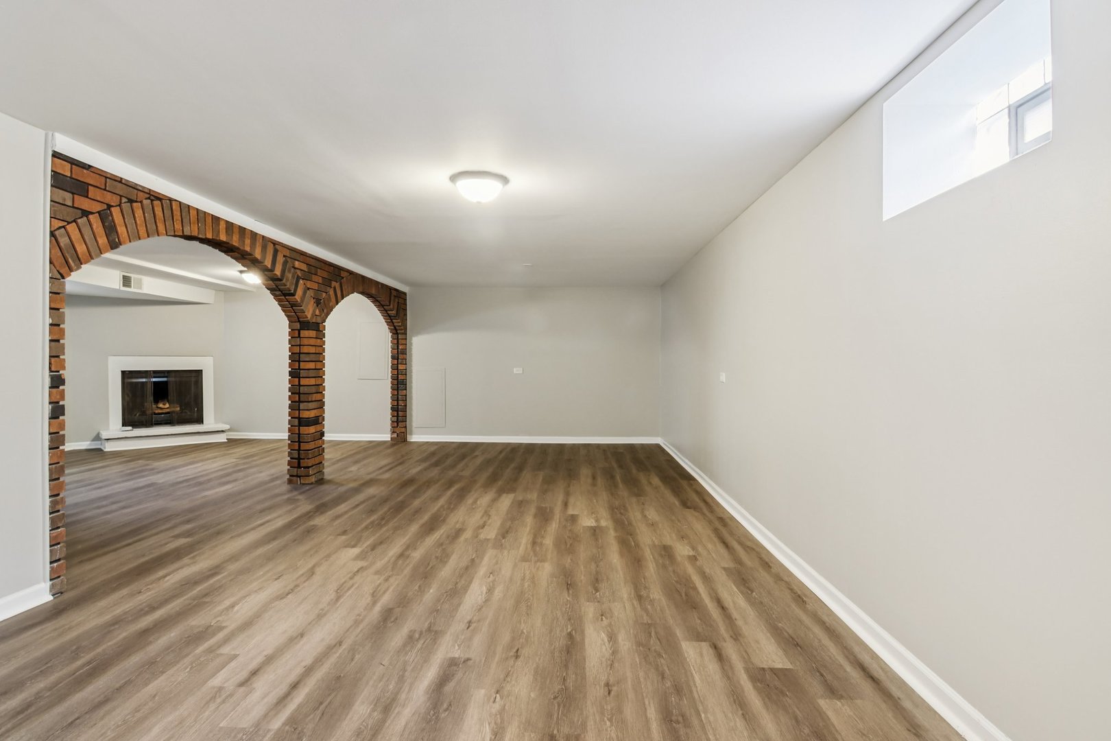 270 Madison Avenue Calumet City, IL 60409 - Photo 29 of 34 a view of empty room with wooden floor