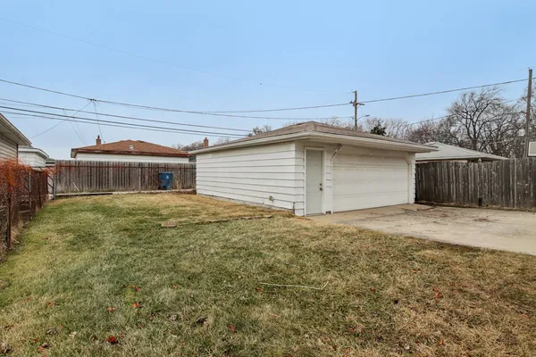 $210,000 | 270 Madison Avenue, Calumet City, IL 60409