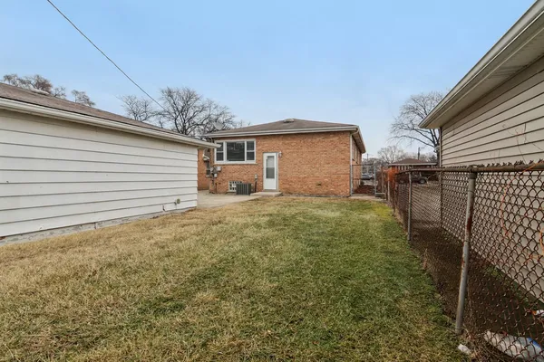 $210,000 | 270 Madison Avenue, Calumet City, IL 60409