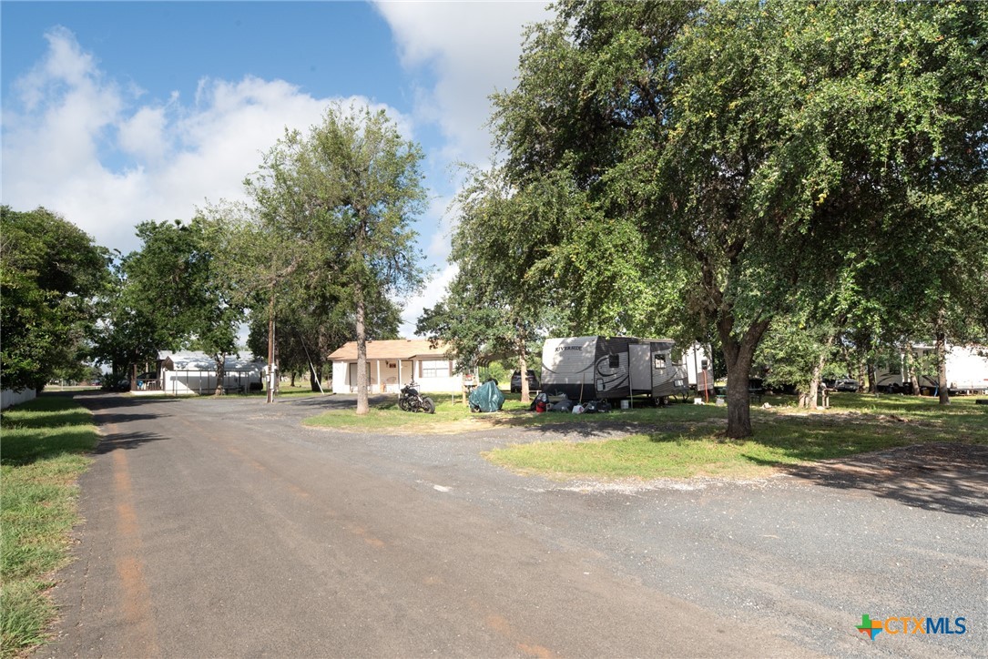 263 Timber Lane Bandera, TX 78003 - Photo 4 of 17