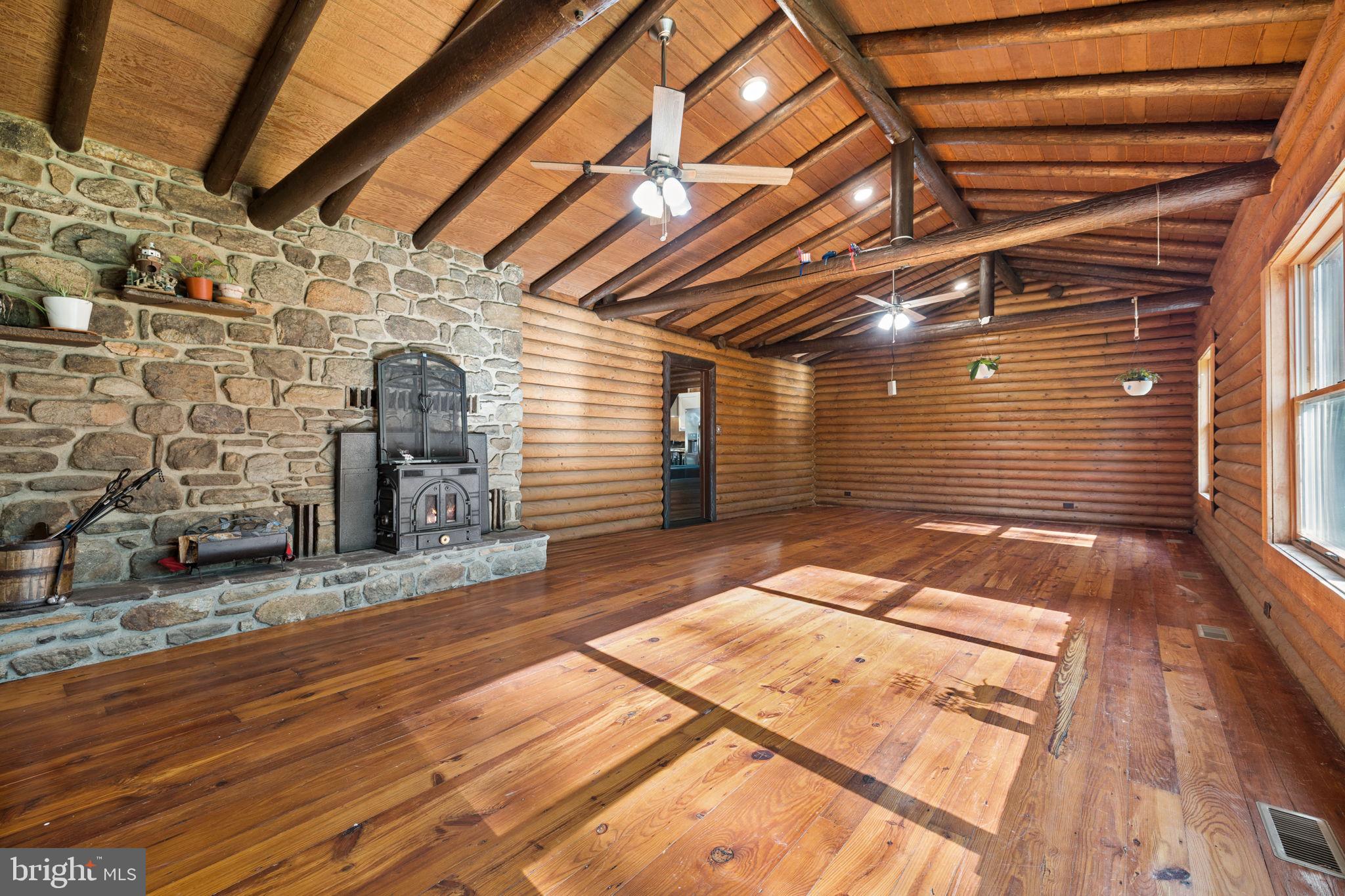 6157 Wilson Road Marshall, VA 20115 - Photo 8 of 29 Gallery Image 8