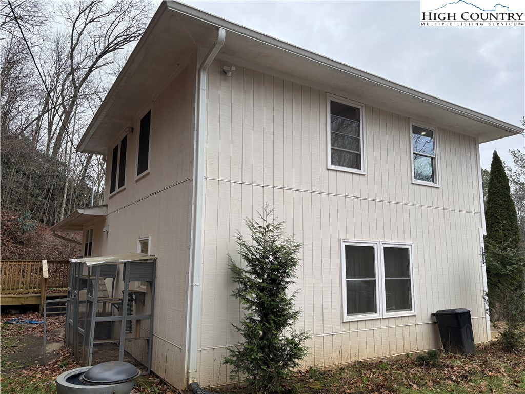 206 Bryant Combs Road Sugar Grove, NC 28679 - Photo 2 of 34