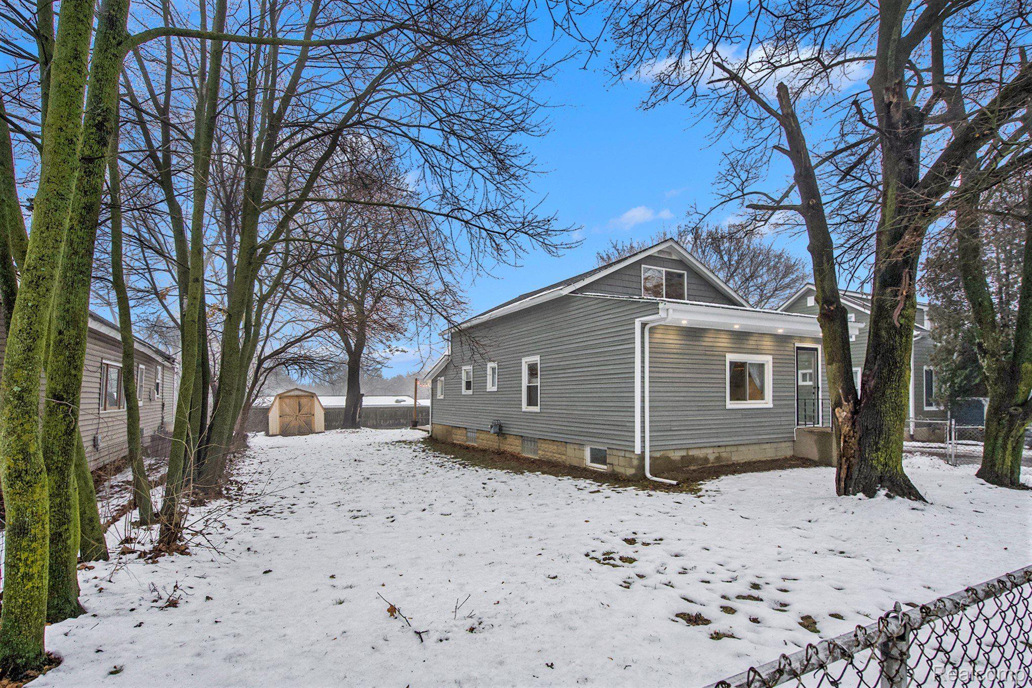 1770 North Maple Road Ann Arbor, MI 48103 - Photo 3 of 37 Gallery Image 3