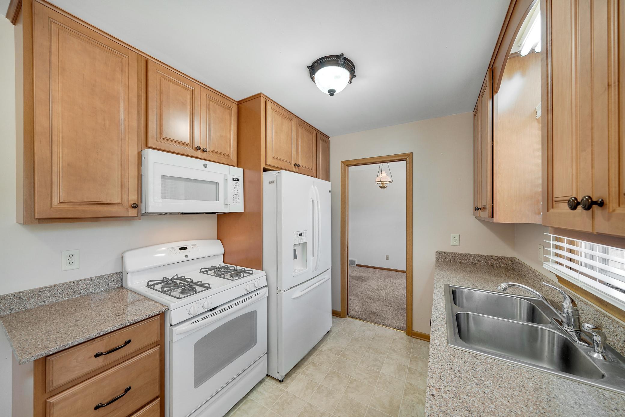 903 Parallel Street Chaska, MN 55318 - Photo 8 of 47 Gallery Image 8