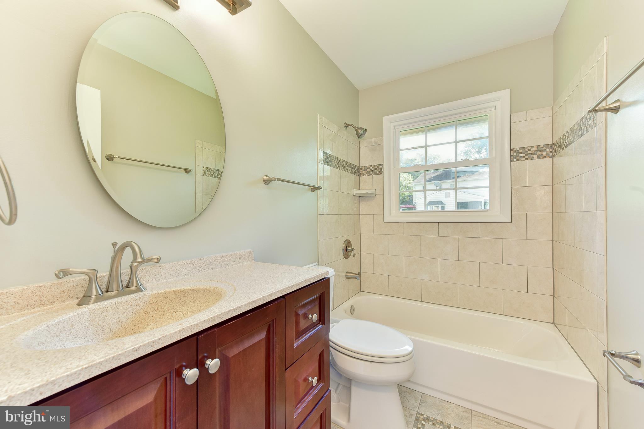 2601 Culpeper Road Alexandria, VA 22308 - Photo 13 of 30 Beautifully refinished bathrooms (Hall bathroom)