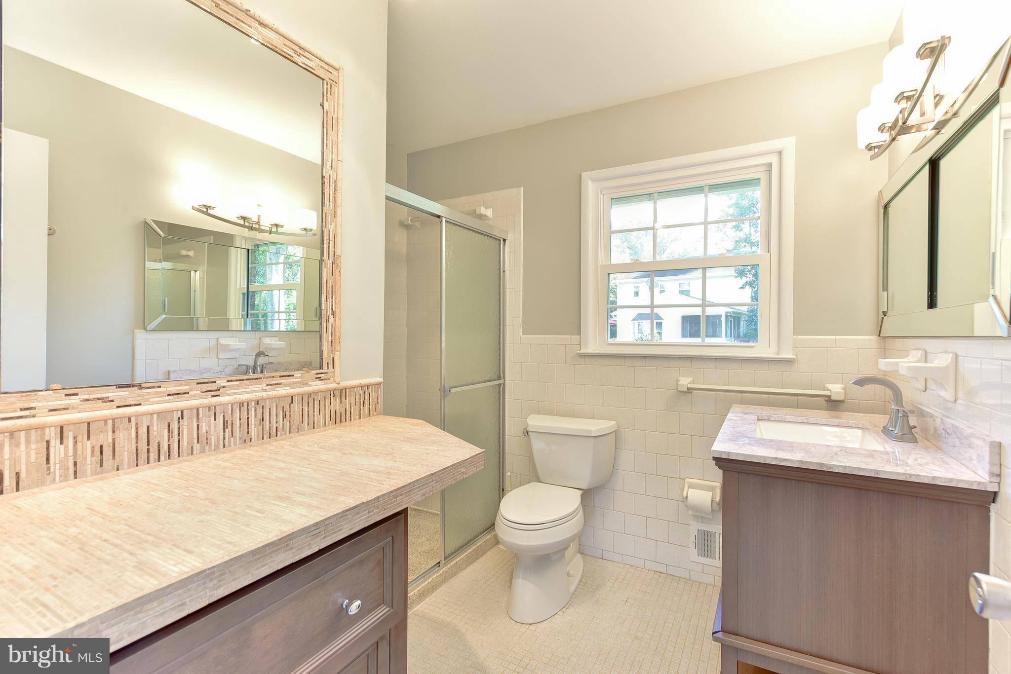 2601 Culpeper Road Alexandria, VA 22308 - Photo 18 of 30 Beautiful master bedroom bathroom
