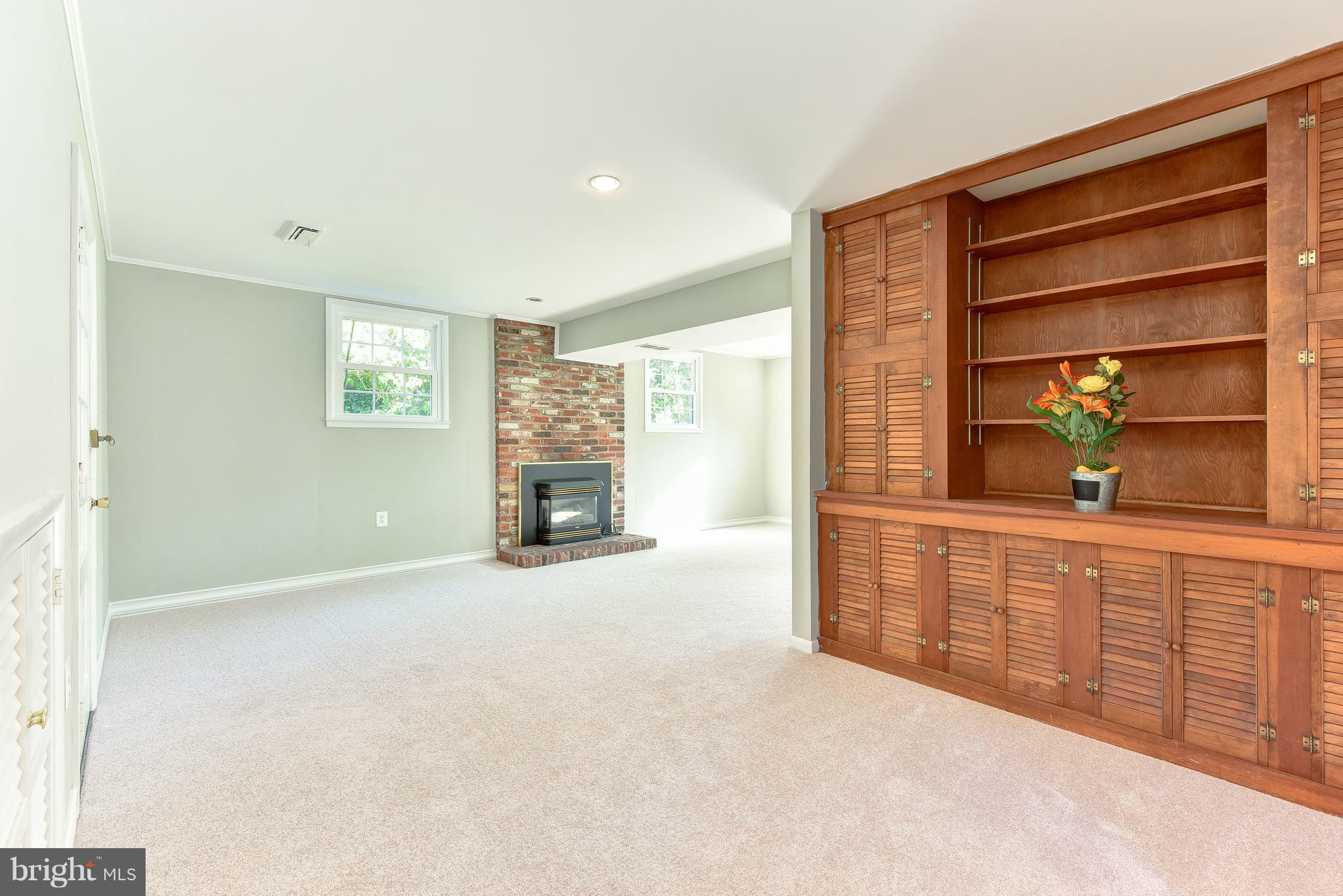 2601 Culpeper Road Alexandria, VA 22308 - Photo 19 of 30 Family Room is light filled and open