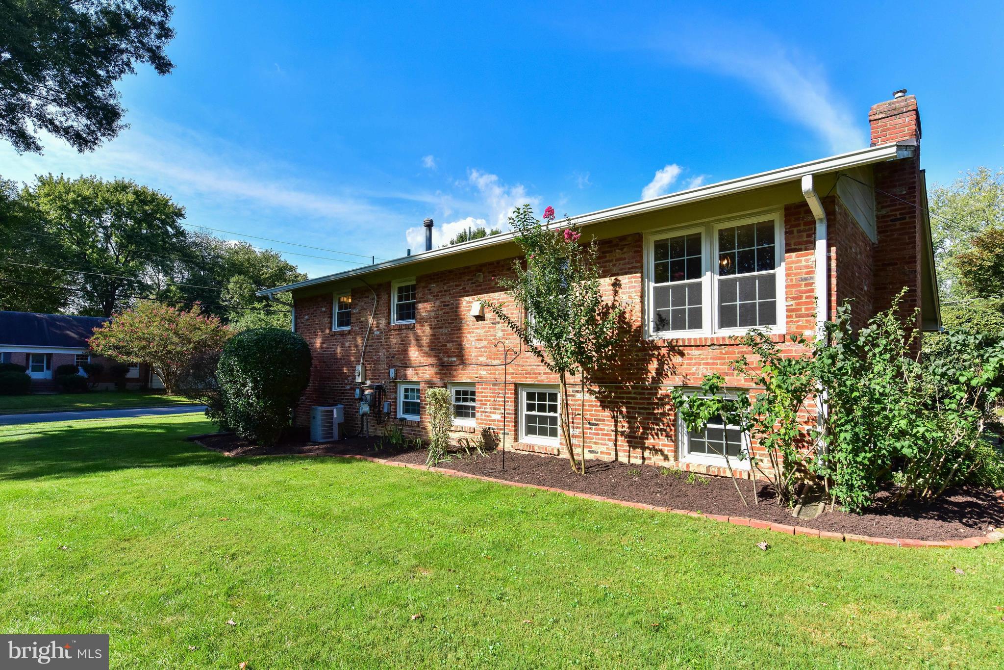 2601 Culpeper Road Alexandria, VA 22308 - Photo 3 of 30 Beautiful brick