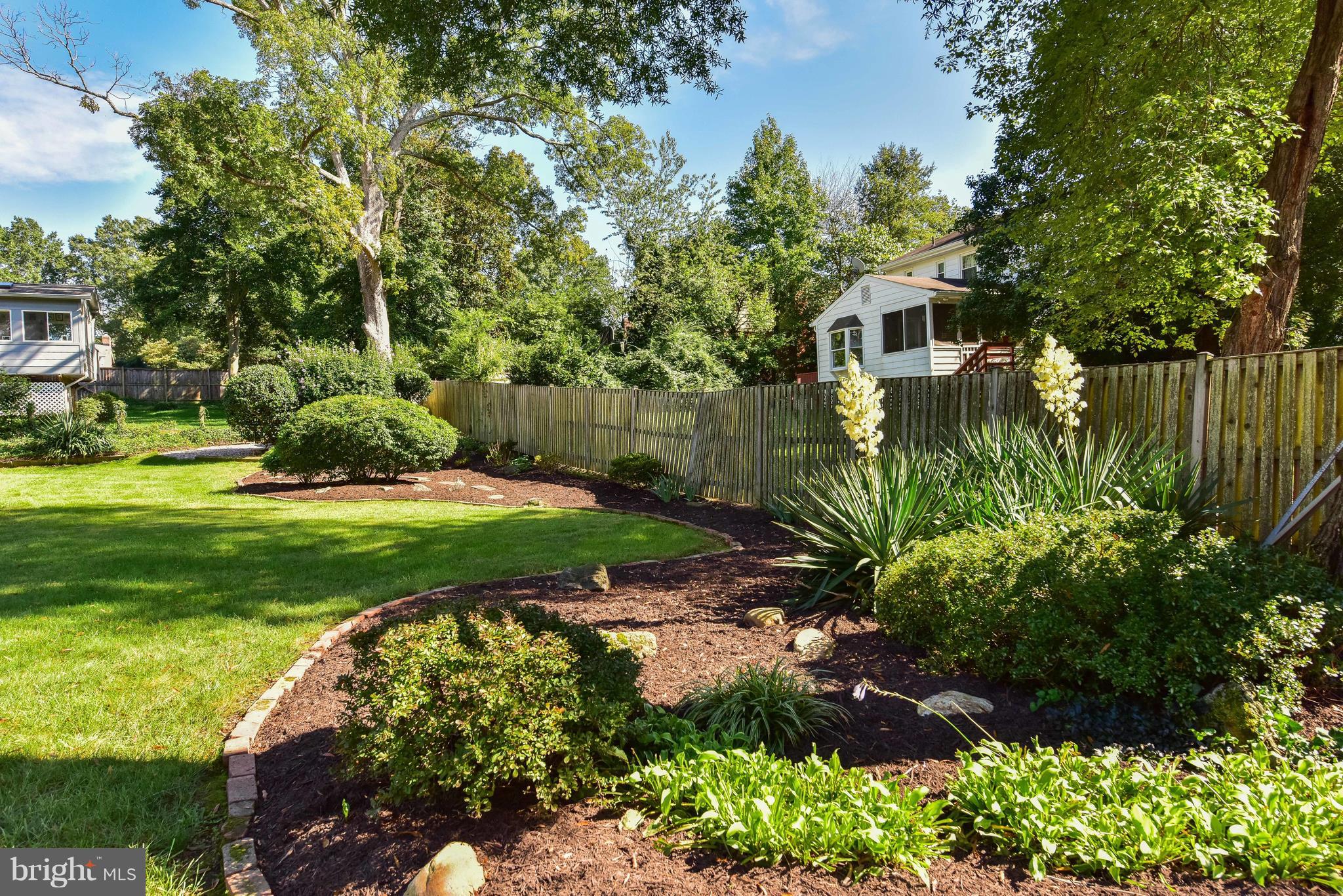 2601 Culpeper Road Alexandria, VA 22308 - Photo 27 of 30 Beautiful landscaping