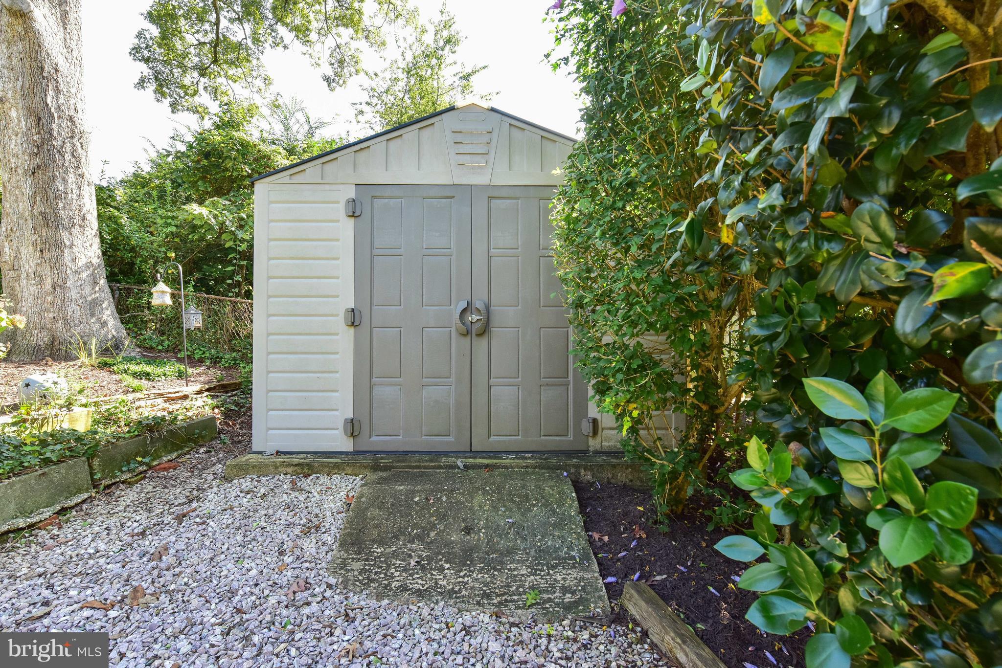2601 Culpeper Road Alexandria, VA 22308 - Photo 28 of 30 Garden shed
