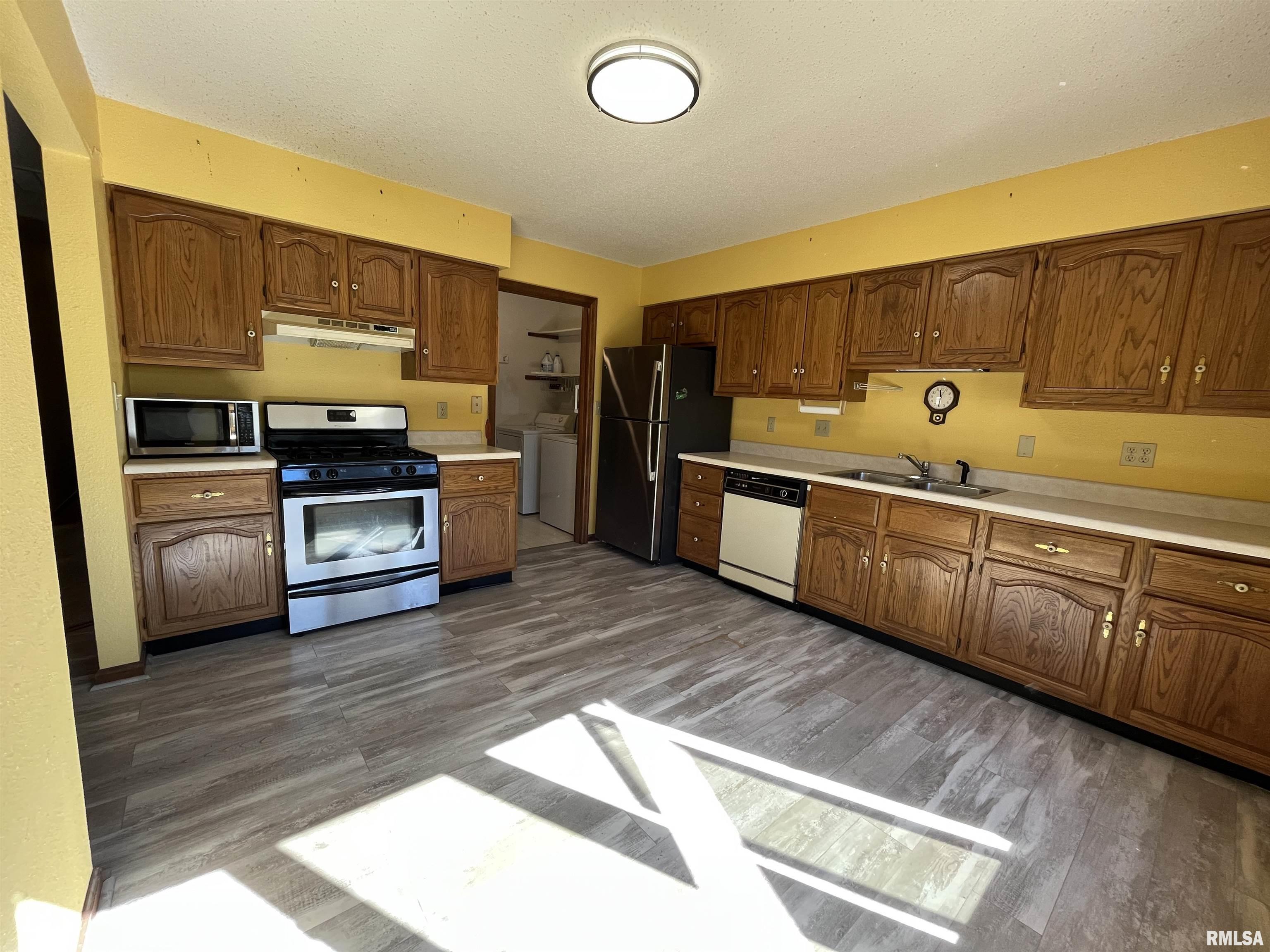 2415 Raleigh Road Springfield, IL 62704 - Photo 4 of 15