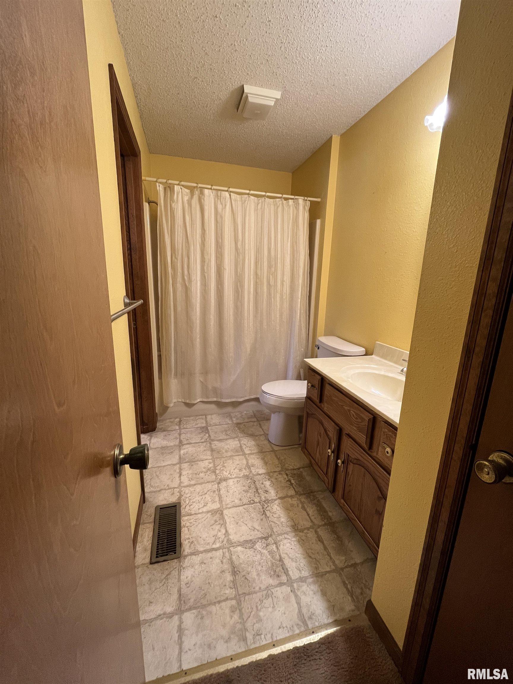 2415 Raleigh Road Springfield, IL 62704 - Photo 9 of 15